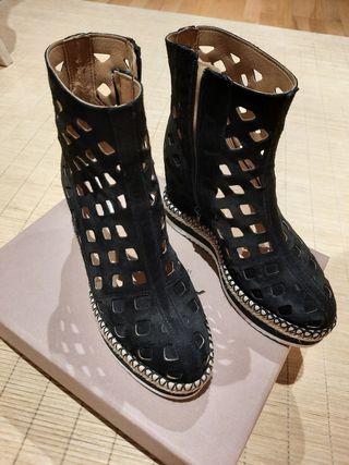 Botines de verano marca Alpe de segunda mano por 75 EUR en Premià de Dalt  en WALLAPOP