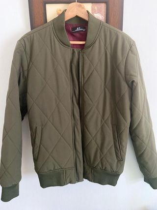Chaqueta marca JVZ talla S de segunda mano por 15 EUR en Cartaya en WALLAPOP