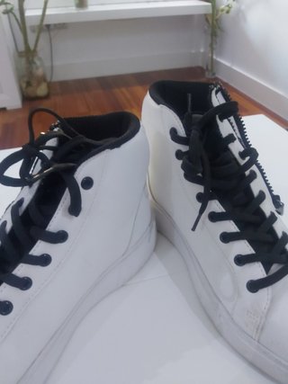 Botitas Zara de segunda mano por 10 EUR en León en WALLAPOP