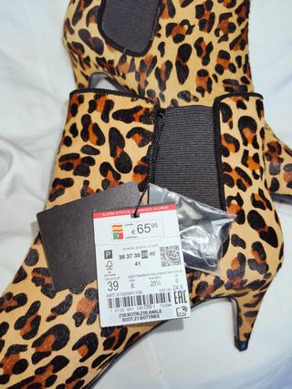 Botín animal print zara de segunda mano por 25 EUR en Madrid en WALLAPOP