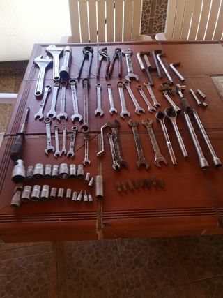 Conjunto de herramientas mecánico (unas 70 piezas) de segunda mano por 95  EUR en Mula en WALLAPOP