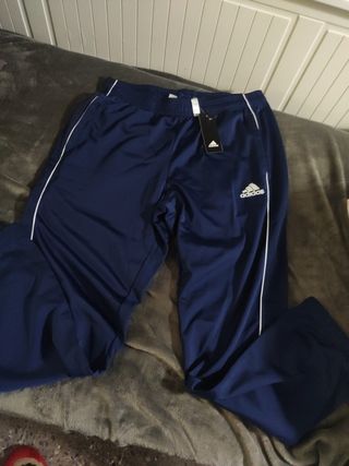 PANTALON ADIDAS FUTBOL, TALLA L NUEVO de segunda mano por 20 EUR en Sant  Boi de Llobregat en WALLAPOP