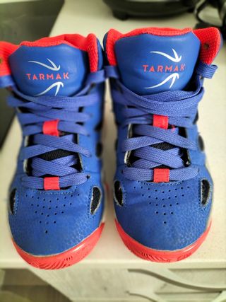 Zapatillas de baloncesto de segunda mano en Valencia en WALLAPOP