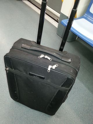 Maleta cabina pequeña de segunda mano por 25 EUR en Madrid en WALLAPOP