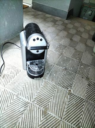 Cafetera Nespresso Zenius de segunda mano por 100 EUR en Madrid en WALLAPOP