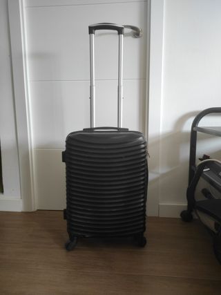 Maleta de cabina 55×40x20 cm de segunda mano por 45 EUR en Valencia en  WALLAPOP
