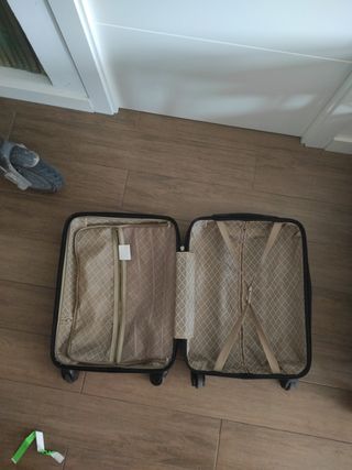 Maleta de cabina 55×40x20 cm de segunda mano por 45 EUR en Valencia en  WALLAPOP