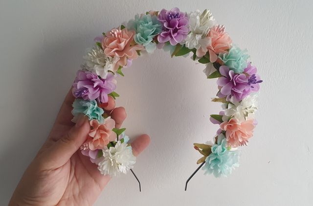 Corona flores tonos pastel