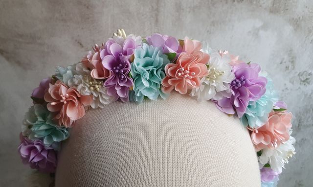 Corona flores tonos pastel