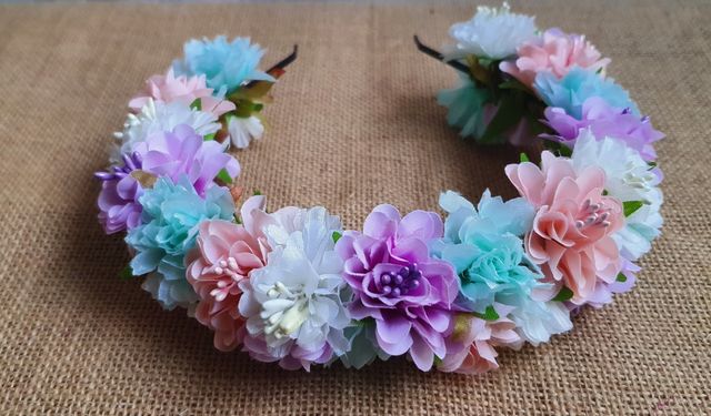 Corona flores tonos pastel