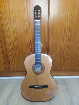 Guitarra clásica hohner HC-06 de segunda mano por 75 EUR en Sant Vicent del  Raspeig en WALLAPOP