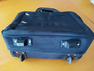 Maletín con ruedas para portátil de segunda mano en WALLAPOP