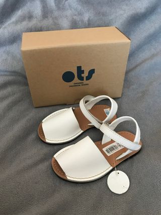 Sandalias OTS nº26 NUEVAS de segunda mano por 14 EUR en Madrid en WALLAPOP