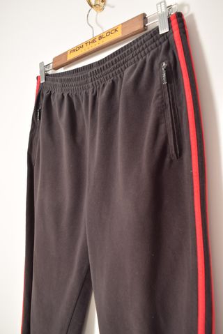 Pantalón adidas challenger vintage melocos de segunda mano por 26 EUR en  R.a.c.e. en WALLAPOP