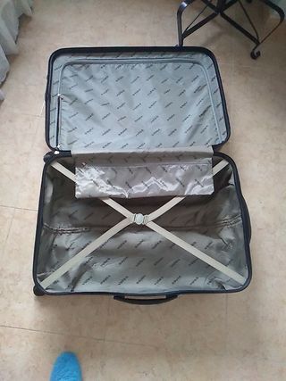 Maleta Valisa!! de segunda mano por 40 EUR en Coslada en WALLAPOP