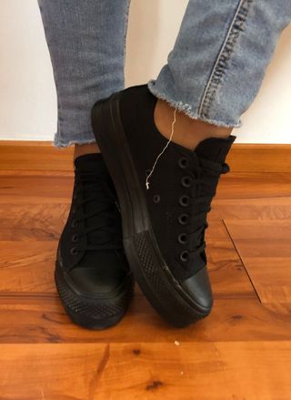Converse plataforma Negras de segunda mano en WALLAPOP