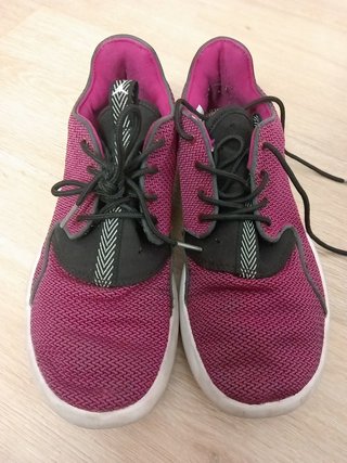 Zapatillas Jordan verano de segunda mano por 10 EUR en Badalona en WALLAPOP