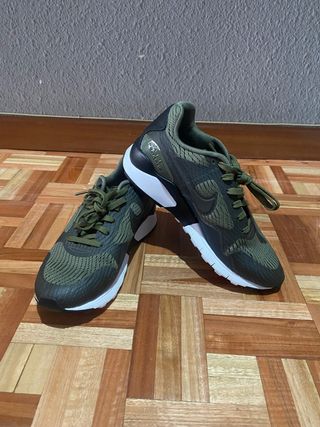 Zapatillas Nike Air Max Mujer talla 37,5 de segunda mano por 45 EUR en  Alcalá de Henares en WALLAPOP
