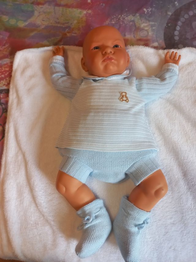 muñeco del tamaño de un bebé