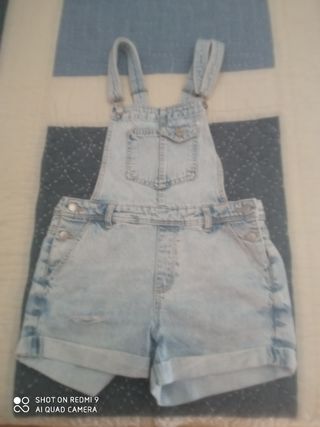 Peto vaquero Bershka de segunda mano por 15 EUR en Logroño en WALLAPOP