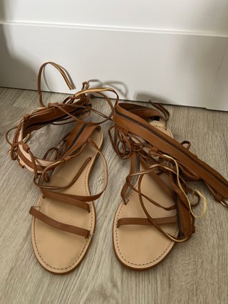 Sandalia romana Zara de segunda mano por 12 EUR en Galapagar en WALLAPOP