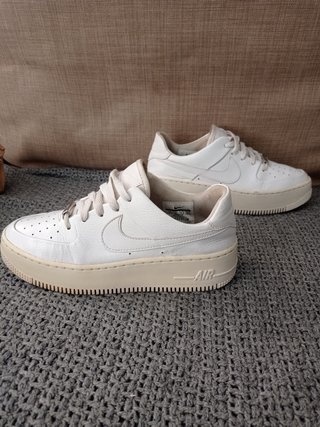 Nike Air force one talla 38.5 de segunda mano por 37 EUR en Valladolid en  WALLAPOP