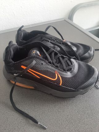 Zapatillas nike air max talla 34 de segunda mano por 25 EUR en Madrid en  WALLAPOP