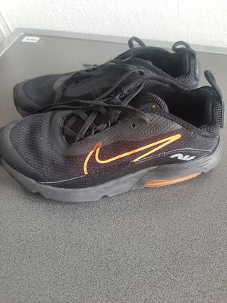 Zapatillas nike air max talla 34 de segunda mano por 25 EUR en Madrid en  WALLAPOP