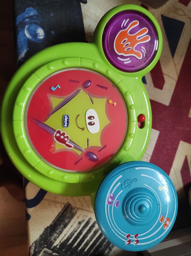 Tambor interactivo marca Chicco