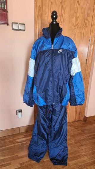 Chándal caballero nike de segunda mano por 12 EUR en Zaragoza en WALLAPOP