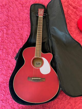 Guitarra acústica de segunda mano en Estepona en WALLAPOP