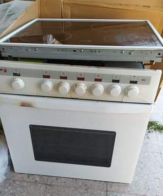 Conjunto vitrocerámica y horno Fagor 423 blanco de segunda mano por 45 EUR  en Móstoles en WALLAPOP
