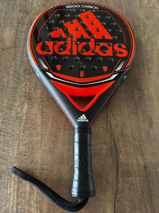 Pala pádel Adidas Bisoke Carbon de segunda mano por 70 EUR en Madrid en  WALLAPOP