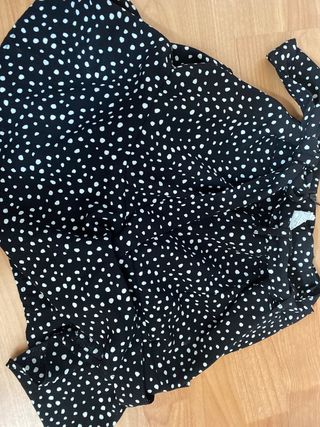 Falda Stradivarius lunares de segunda mano en Madrid en WALLAPOP