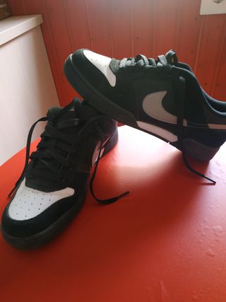 Botines Nike talla 43 de segunda mano por 30 EUR en Puerto Real en WALLAPOP