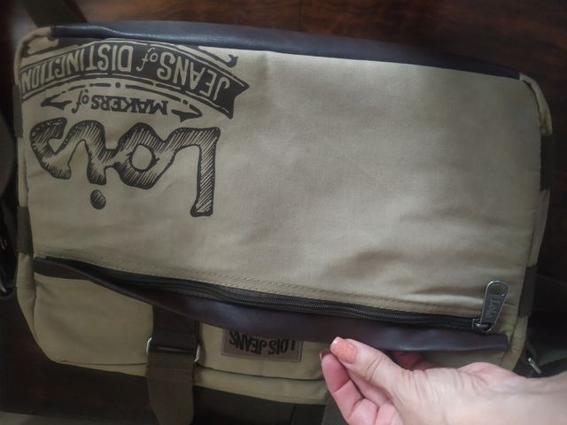 Bolso para hombre de marca Lois