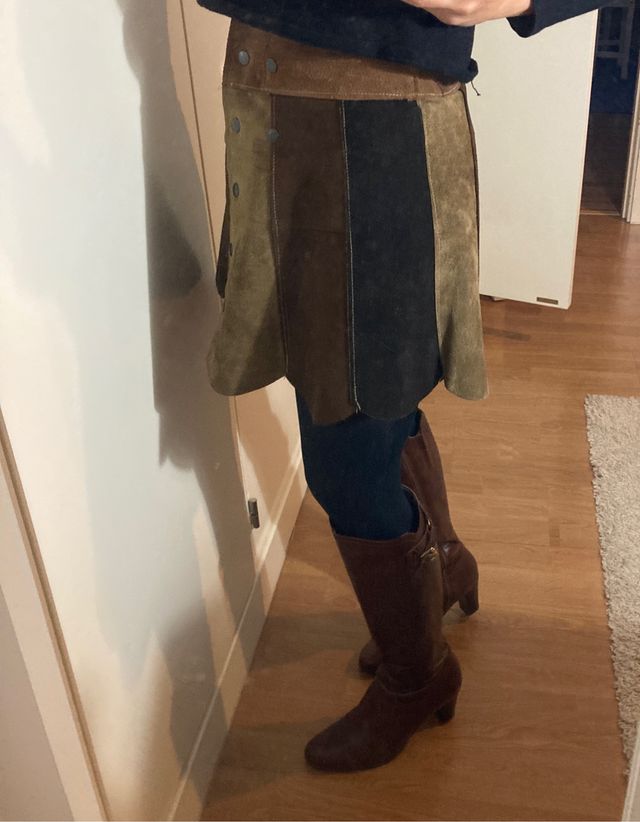 Falda de piel (efecto ante)