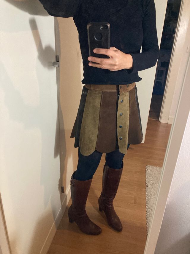 Falda de piel (efecto ante)