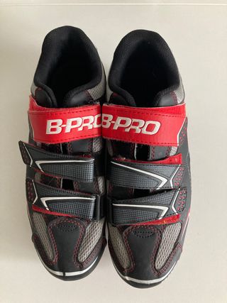 Zapatillas Ciclismo de segunda mano en Oviedo en WALLAPOP