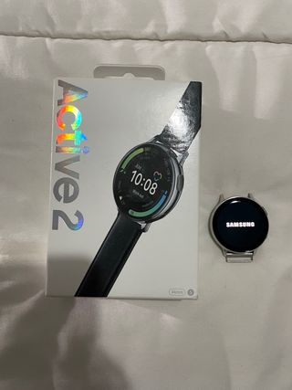 Samsung Galaxy Watch Active 2 de segunda mano por 85 EUR en Villanueva del  Fresno en WALLAPOP