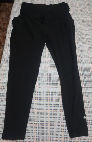 Pantalón premama decathlon de segunda mano por 20 EUR en Valmojado en  WALLAPOP