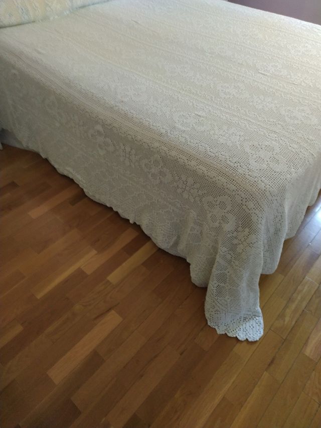 Colcha ganchillo hecha a mano.