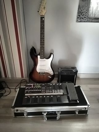 Guitarra Eléctrica+ampli10w+pedalera Boss GT8 de segunda mano por 150 EUR  en Maracena en WALLAPOP
