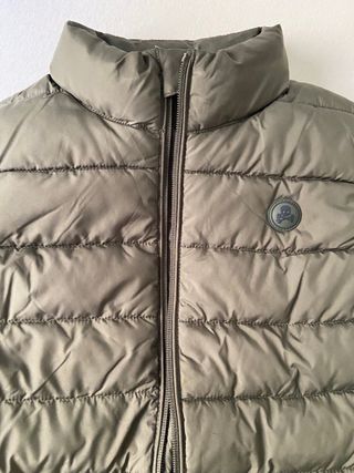 Chaleco plumas niño Scalpers T12-14 de segunda mano por 25 EUR en Las Rozas  de Madrid en WALLAPOP