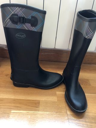 Botas de agua talla 40 de segunda mano por 15 EUR en Tudela en WALLAPOP