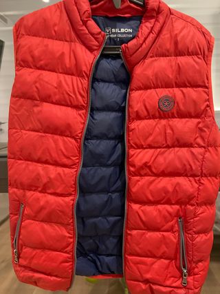 Chaleco scalper rojo de segunda mano por 25 EUR en Almería en WALLAPOP