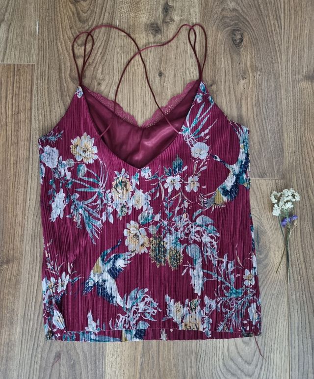 Top granate floral encaje de Sfera. Talla S.