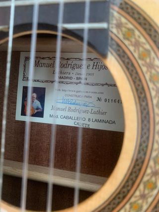 Guitarra española Manuel Rodriguez e Hijos de segunda mano por 35 EUR en  Santander en WALLAPOP