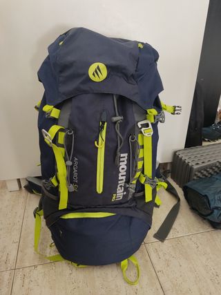 Mochila montaña de segunda mano por 30 EUR en Sant Cugat del Vallès en  WALLAPOP