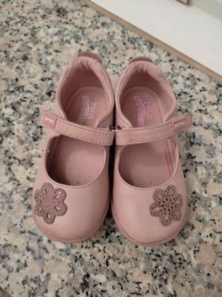 Merceditas Garvalin talla 23 de segunda mano por 12 EUR en A Coruña en  WALLAPOP